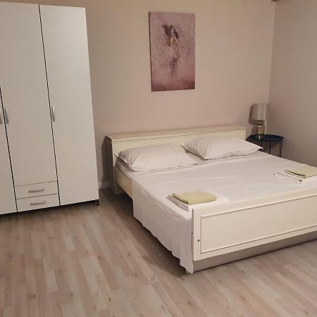 Apartman Luka Appartement Sinj Buitenkant foto