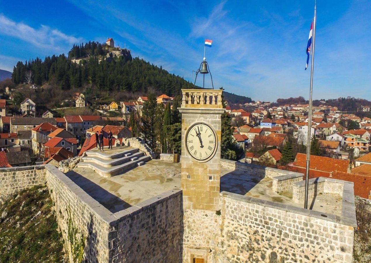 Apartman Luka Appartement Sinj Buitenkant foto