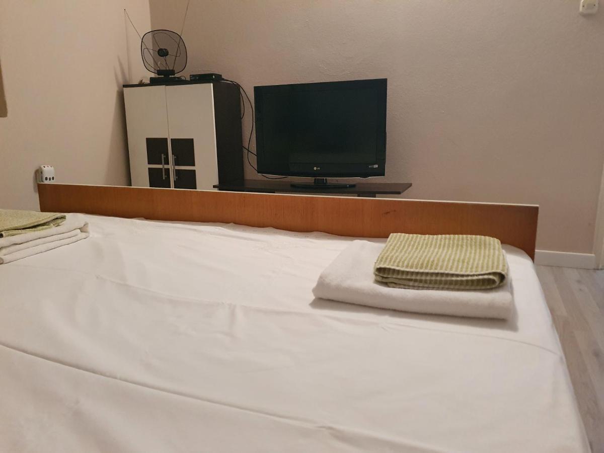 Apartman Luka Appartement Sinj Buitenkant foto